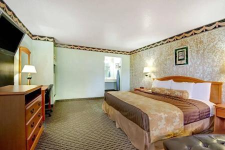 Travelodge By Wyndham San Antonio Lackland a f b - 46