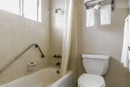 Quality Inn & Suites - 9