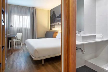 Crowne Plaza Madrid Airport - 44