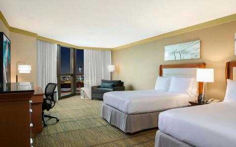 DoubleTree by Hilton Miami Airport & Convention Center - 2