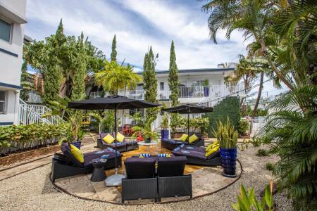 Beachside All Suites - 37