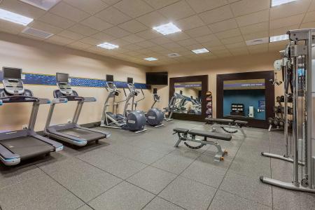 Hampton Inn & Suites - 16