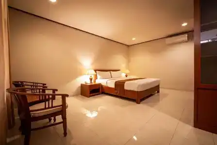 Yulia Beach Inn Kuta - 70