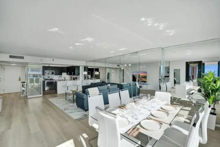 The Alexander All Suites - 680