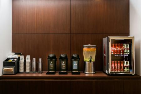 Courtyard by Marriott Long Island City/New York Manhattan View - 10