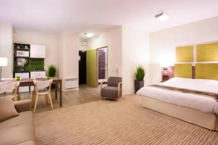 Kyriad Chambéry Centre - Hôtel et Résidence - 55