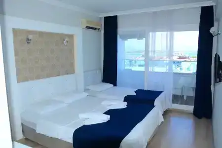 Marla Suİt - 28