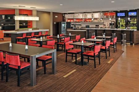 Courtyard by Marriott Hershey - 24