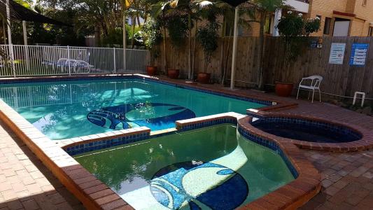 Outrigger Burleigh - 11