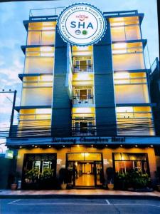 Suriwong Chumphon - 22