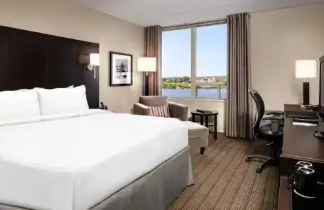 Deltas by Marriott Waterfront - 42