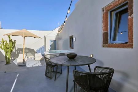 Luna Santorini Suites - 33