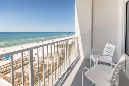 Hampton Inn & Suites Beach-Beachfront - 35