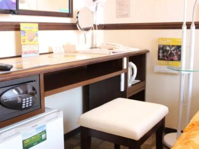 Toyoko Inn Ekimae - 67