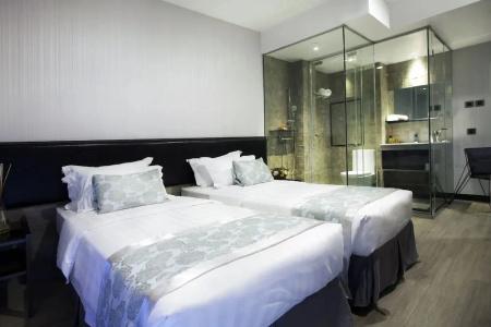 Ibis North Point - 100