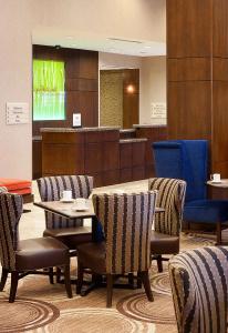 Hilton Garden Inn Airport - 30