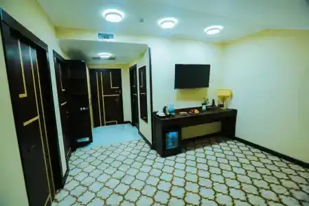 Royal Grand - 18