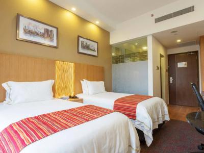 Grand Central (SG Clean, Staycation Approved) - 2