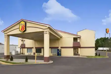 Super 8 by Wyndham/East Ridge - 0