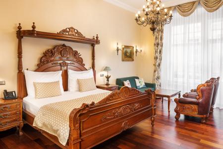 Iron Gate & Suites - 30