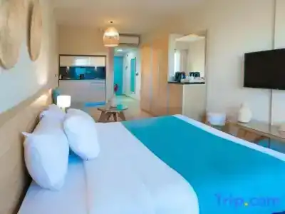Redcon Suites - 28