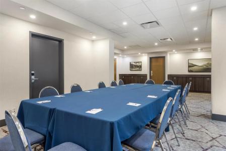 Best Western Plus Suites Downtown - 13