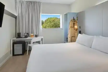 b&b Figueres - 81