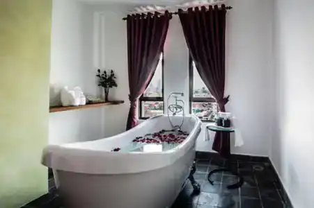 Diamond Palace Resort & Sky Bar - 7