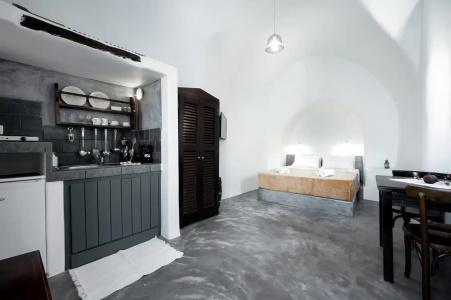Lotza Studios - 239