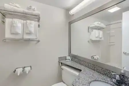 Quality Inn Riverview Enola-Harrisburg - 9