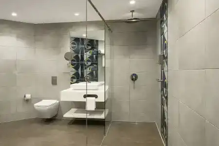 Phoenix & Wellness - 4