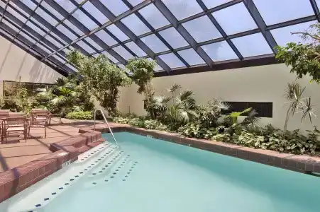 Ramada by Wyndham Downtown & Conference Center - 7