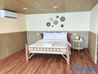 Paree Hut - 48