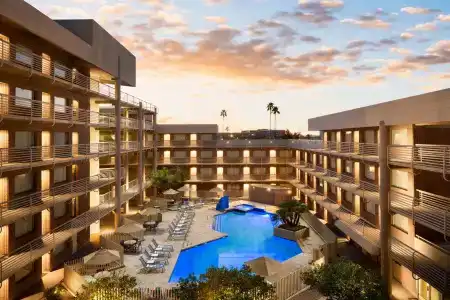DoubleTree Suites by Hilton Phoenix - 23