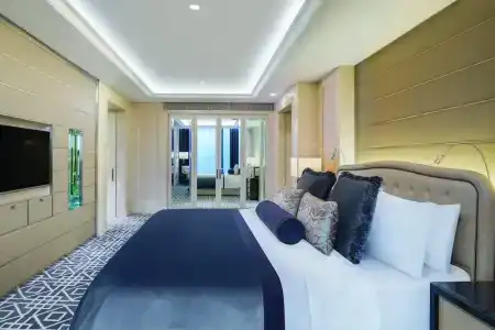 The St. Regis - 83