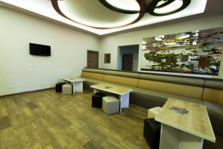 Holiday & Hostel - 14
