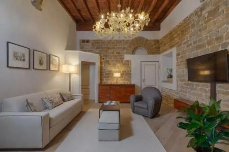 Donati Luxury Tower Suites - 240