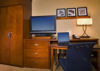 Courtyard by Marriott Charleston Historic District - 36