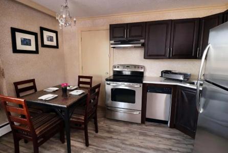 Divya Sutra Suites on Robson Downtown - 69