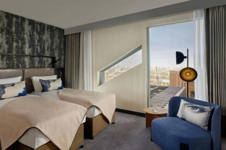 Montcalm East, Autograph Collection - 3
