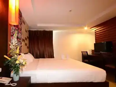 Tycoon Suite - 2