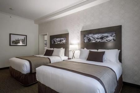 Ramada by Wyndham - 35