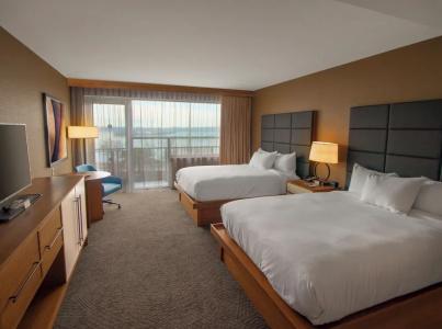 DoubleTree by Hilton New York - 42