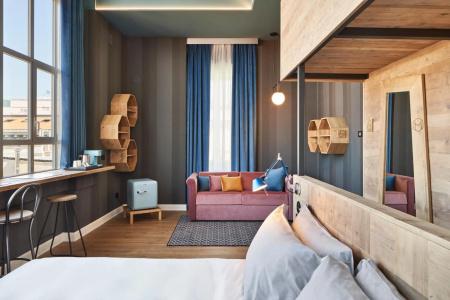 The Modernist - 15