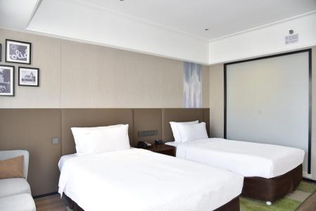 Holiday Inn Qingdao City Center, An Ihg - 43