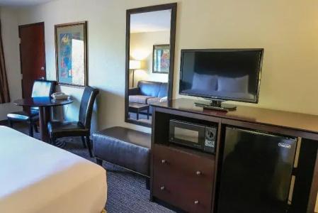 Oxford Suites Portland - Jantzen Beach - 28