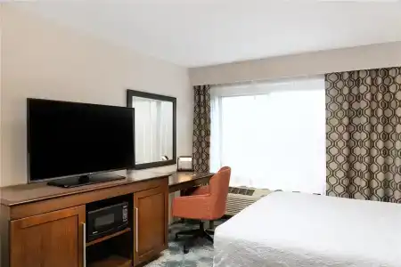 Hampton Inn Portland East - 44
