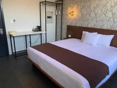 H by H Hospitality - 22