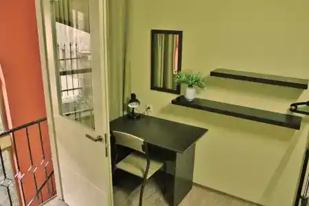 Red Fox Guesthouse - 10