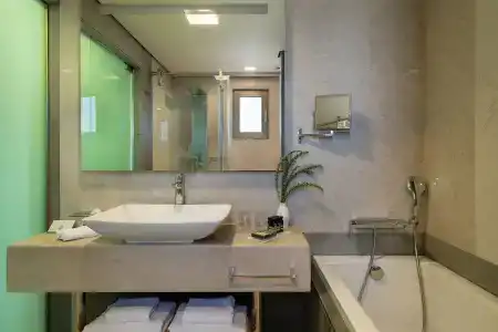 Avra Imperial - 12